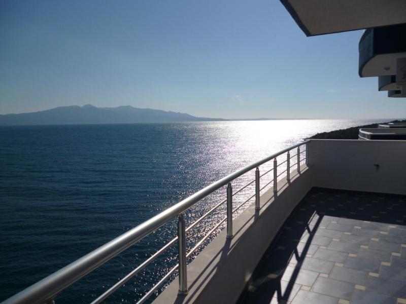 Beautifull Holiday Apartment Larisa Saranda Extérieur photo